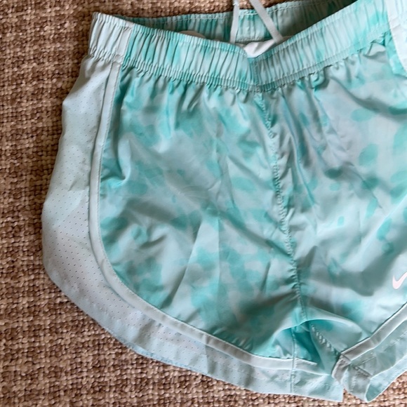 NIKE WOMENS RUNNING SHORTS - Picture 3 of 11